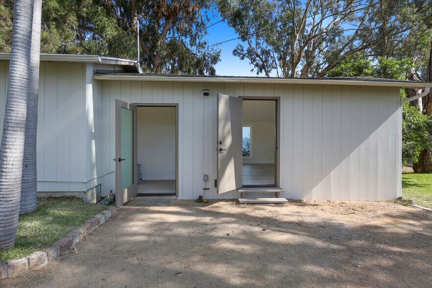 More Photos Of 27353 1/2 Pacific Coast Hwy, Malibu Apartments For Sale