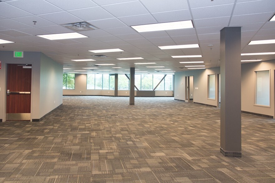 More Photos Of 5255 N Edgewood Dr, Provo Office For Lease