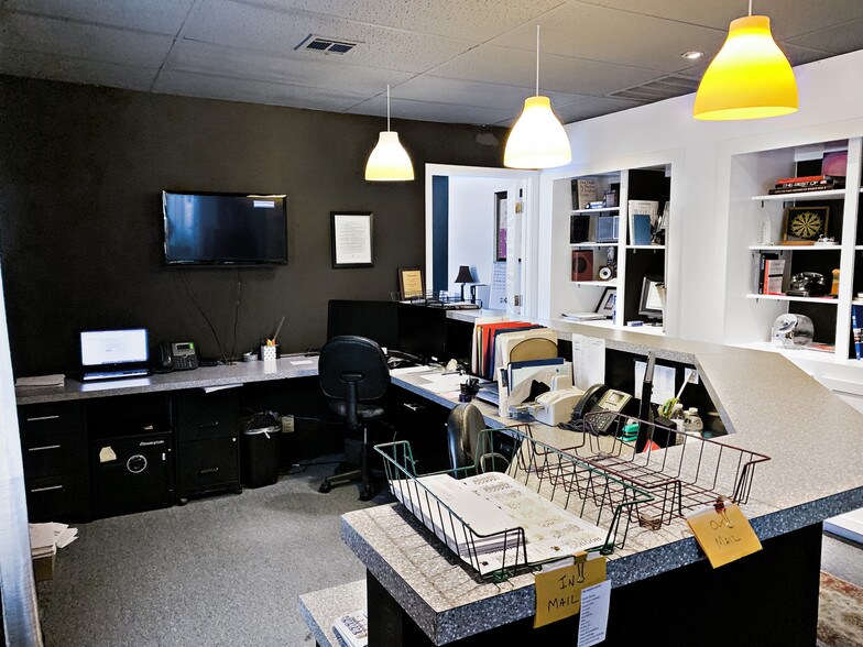 More Photos Of 6670 S Lewis Ave, Tulsa Office For Sale