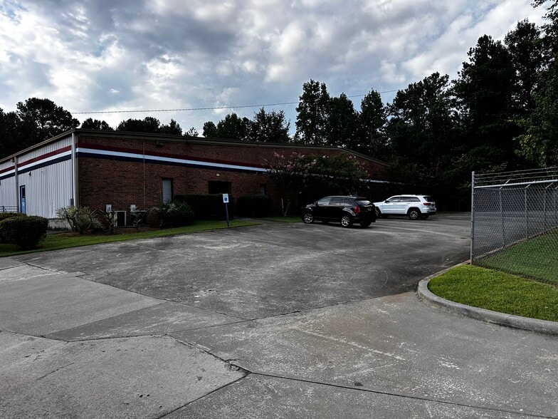 More Photos Of 2169 Centennial Dr, Gainesville Warehouse For Lease