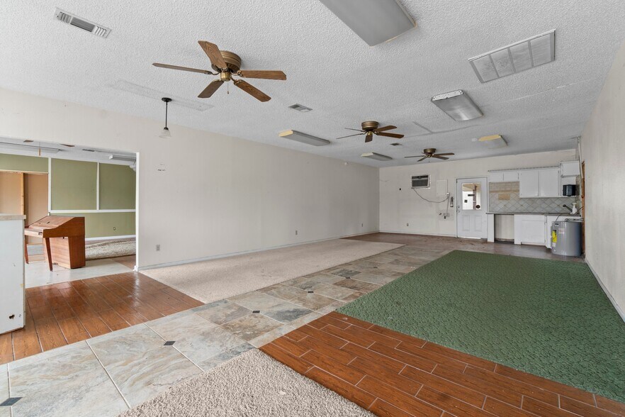 More Photos Of 6738 US Highway 190 E, Livingston Convenience Store For Sale