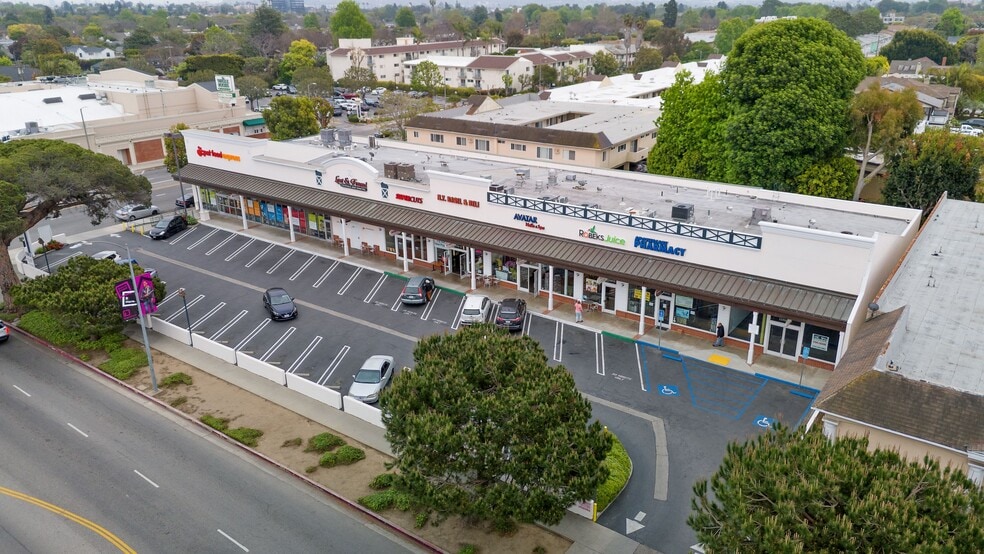 More Photos Of 11700 National Blvd, Los Angeles General Retail For Sale