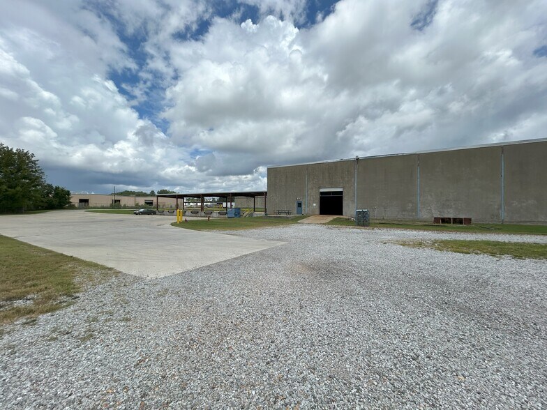 More Photos Of 550 Gulf Line Rd, Pearl Manufacturing For Lease