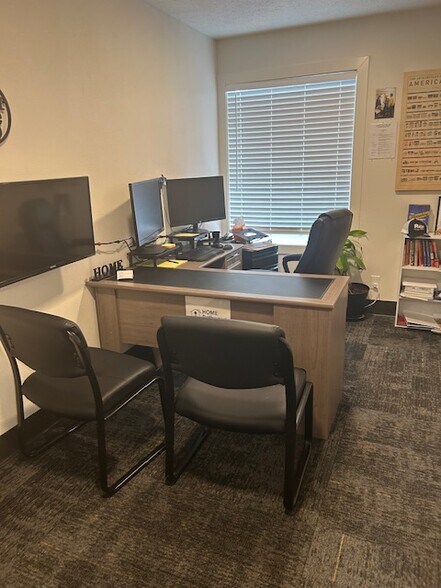 More Photos Of 18445 E Burnside St, Portland Office Residential For Sale