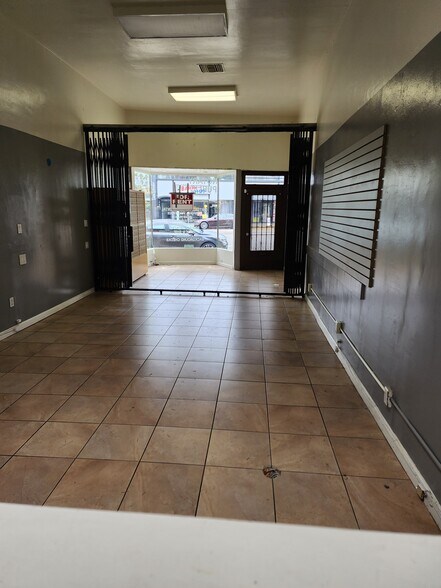 More Photos Of 5275-5287 W Pico Blvd, Los Angeles General Retail For Sale