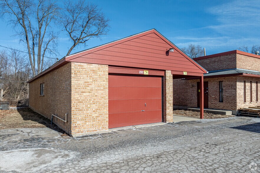 Primary Photo Of 202 S. 13th Ave. St. Charles Il. 60174 Ave, St Charles Flex For Lease