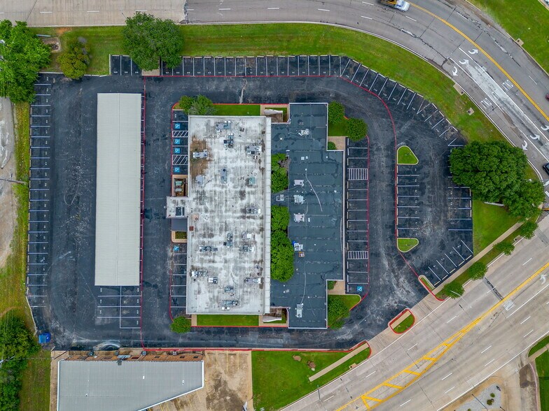 More Photos Of 6451 Brentwood Stair Rd, Fort Worth Office For Lease