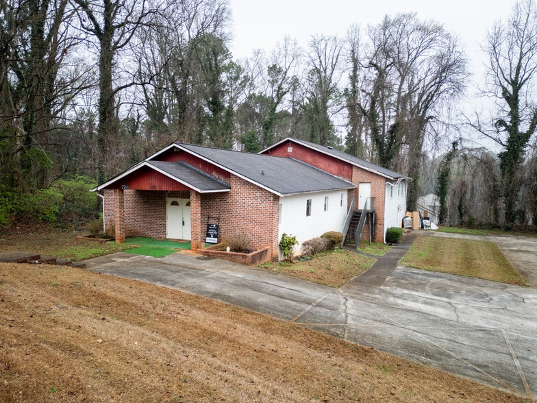 More Photos Of 2766 White Oak Dr, Decatur Religious Facility For Sale