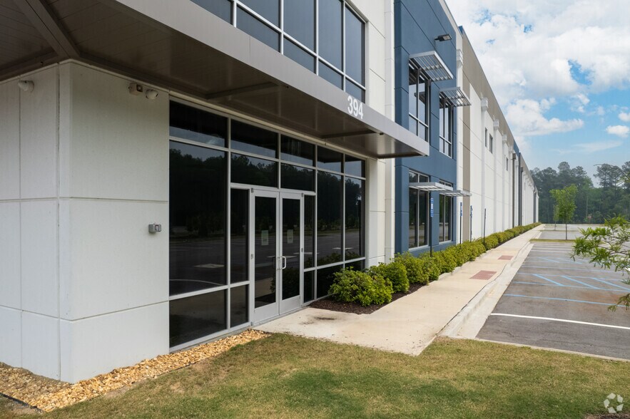 More Photos Of 394 Fort Argyle Rd, Savannah Distribution For Lease