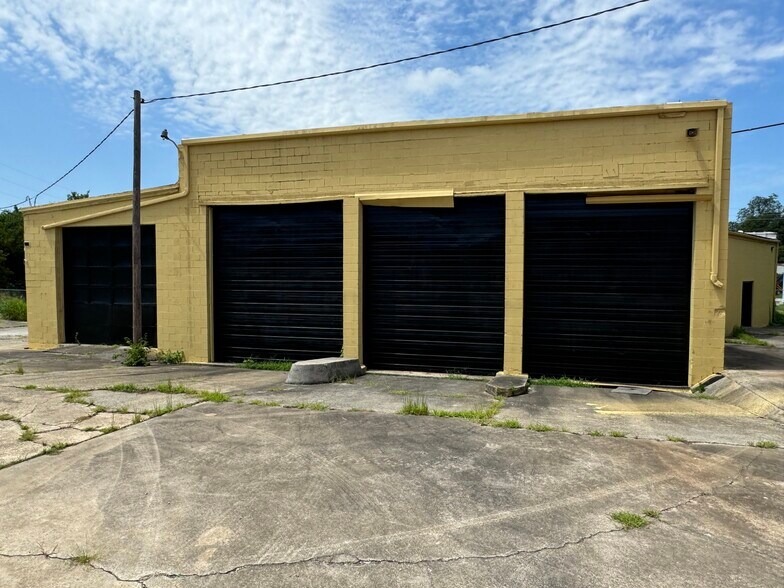 More Photos Of 321 S Jefferson Ave, Eatonton Industrial For Sale