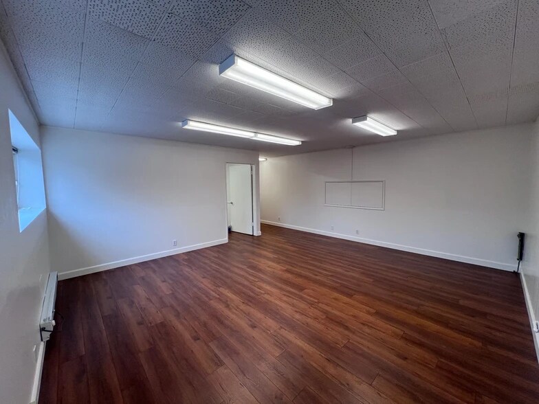 More Photos Of 5643 Paradise Dr, Corte Madera Freestanding For Lease