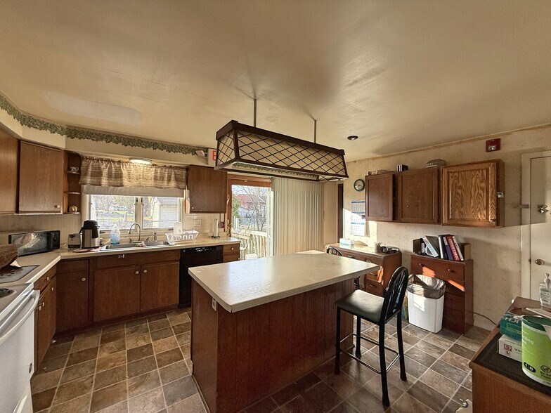 More Photos Of 637 N Wright Rd, Janesville Assisted Living For Sale