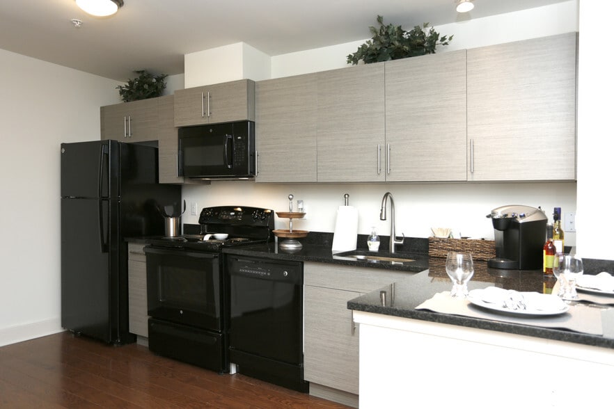 More Photos Of 200-202 Schley St, Garfield Apartments For Sale