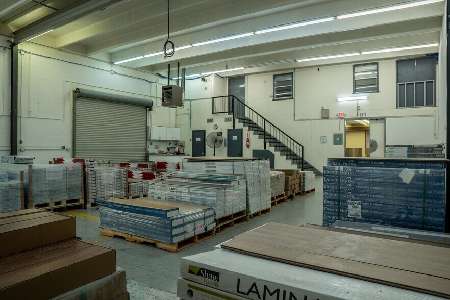 More Photos Of 385-387 Industrial Dr, Mount Juliet Warehouse For Lease