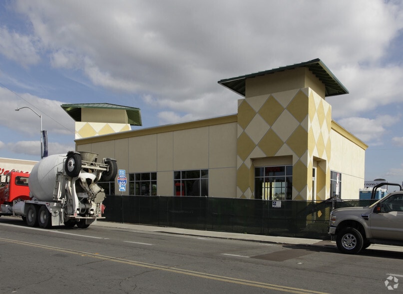 More Photos Of 3201 University Ave, San Diego Bank For Lease