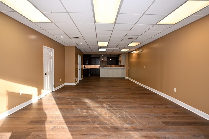 More Photos Of 1102 Wilhelm Ave, Pittsburgh Flex For Sale