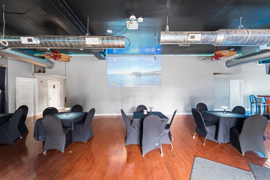 More Photos Of 811 Dixwell Ave, Hamden Flex For Sale