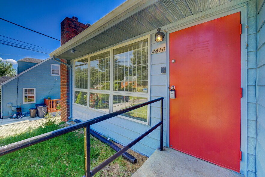 More Photos Of 4410 74th Ave, Hyattsville Medical For Lease