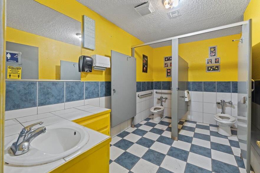 More Photos Of 10527 Compton Ave, Los Angeles Religious Facility For Sale