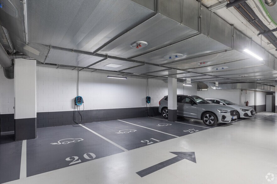 More Photos Of 193-201 Carrer de Pallars, Barcelona Coworking Space