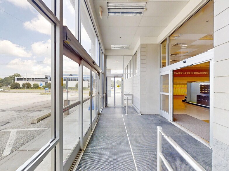 More Photos Of 5430 Peach St, Erie Drugstore For Sale