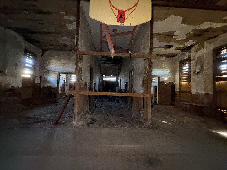 More Photos Of 300 S Randolph Ave, Eufaula Industrial For Sale