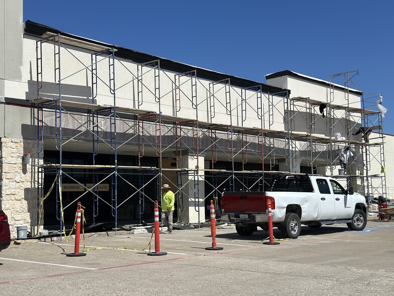 More Photos Of 901 W Parker Rd, Plano Unknown For Lease