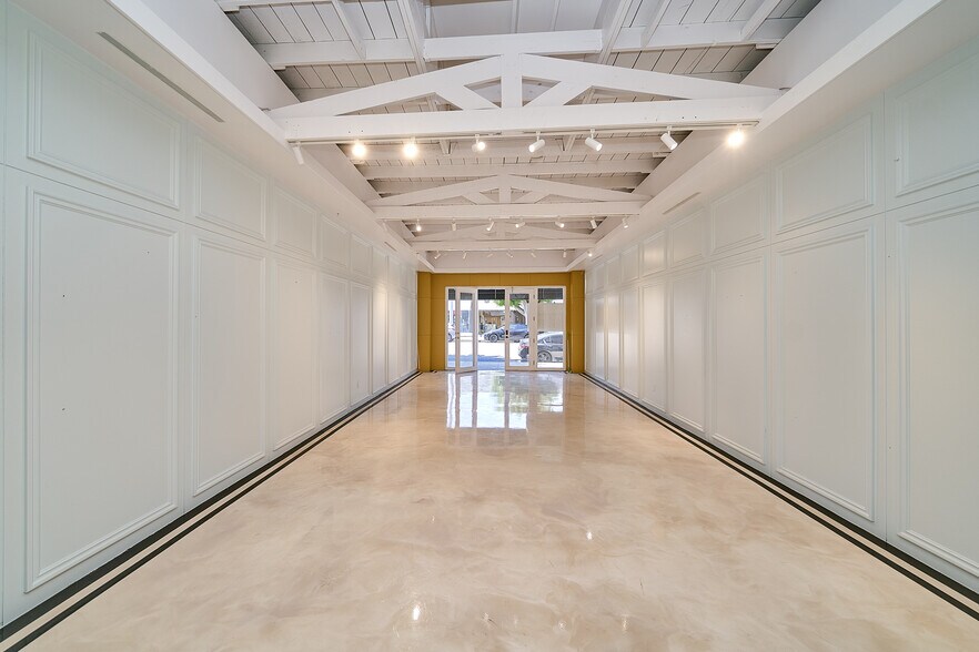 More Photos Of 112-122 S Robertson Blvd, Los Angeles Storefront Retail Office For Sale