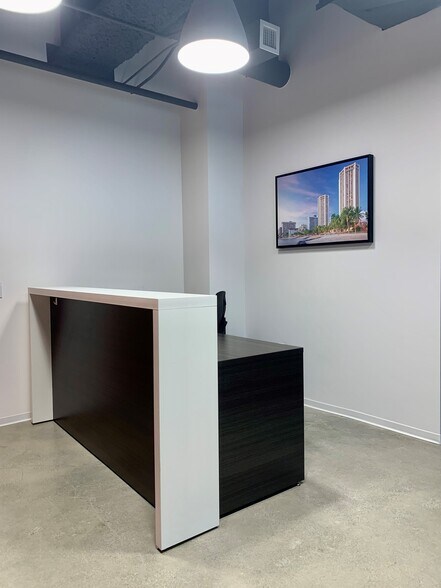 More Photos Of 555 W 5th St, Los Angeles Office For Lease