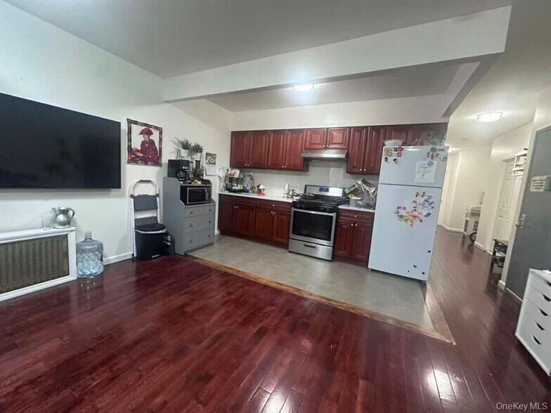 More Photos Of 102-03 Jamaica Ave, Richmond Hill Multifamily For Sale