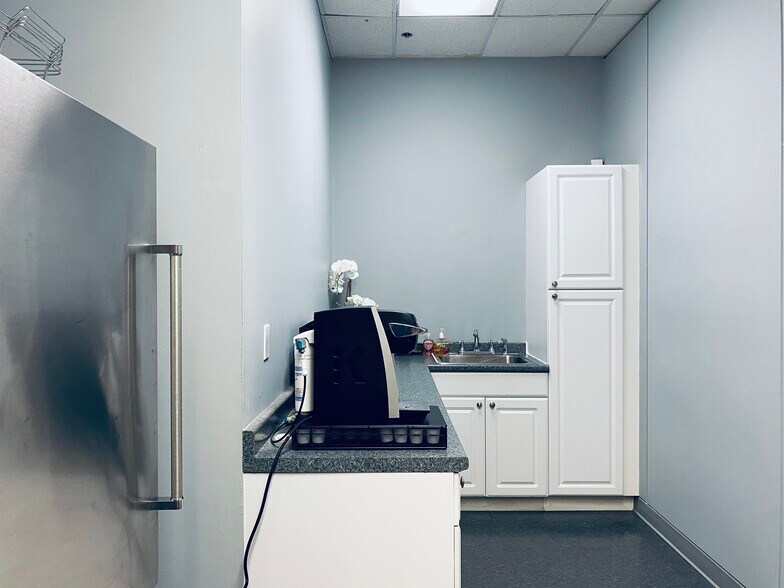 More Photos Of 590 Lancaster Ave, Malvern Light Distribution For Sale