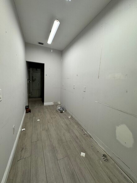 More Photos Of 7555-7575 W 2nd Ct, Hialeah Warehouse For Sale