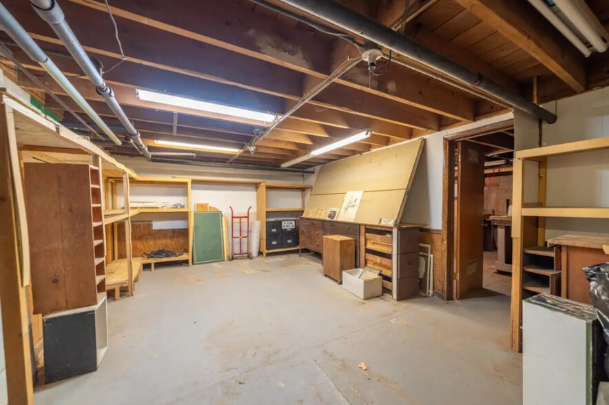 More Photos Of 1773 Superior St, Three Lakes Office For Sale