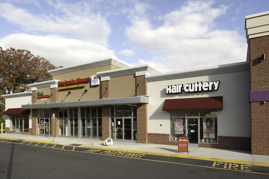 More Photos Of 174-176 Newington Rd, West Hartford Unknown For Sale