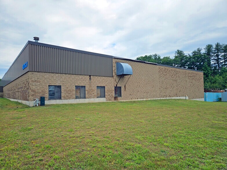 More Photos Of 10 Forbes Rd, Newmarket Manufacturing For Lease