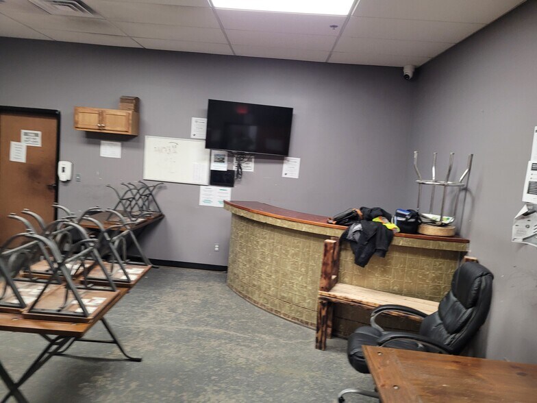 More Photos Of 1427 Howell St, North Kansas City Manufacturing For Lease
