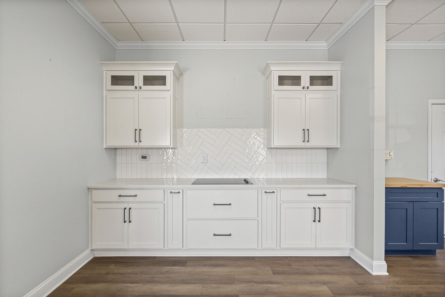 More Photos Of 1811 Alpine Dr, Clarksville Light Manufacturing For Lease