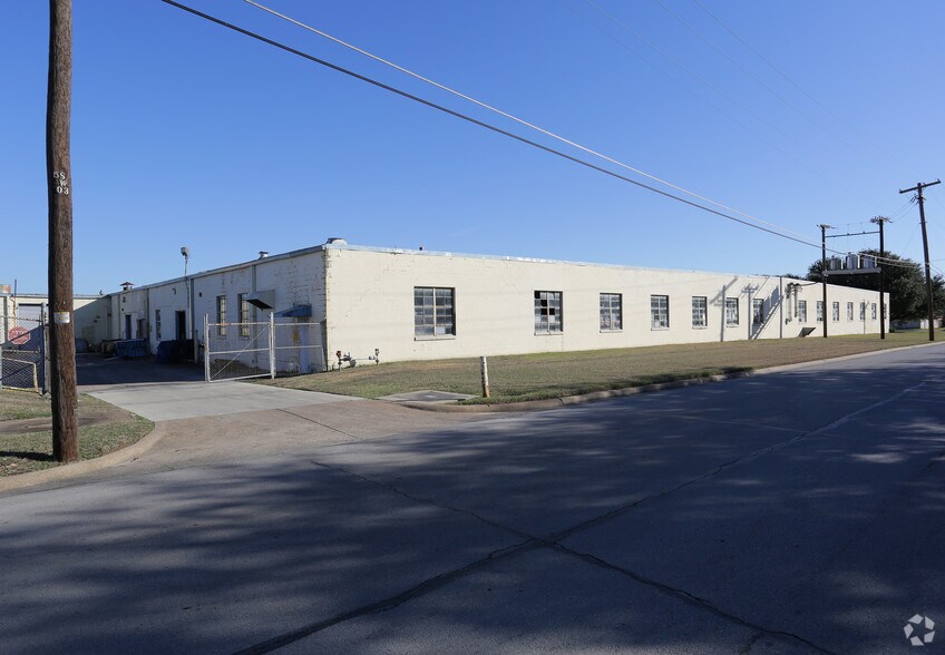 More Photos Of 2743 Pierce St, Dallas Manufacturing For Sale
