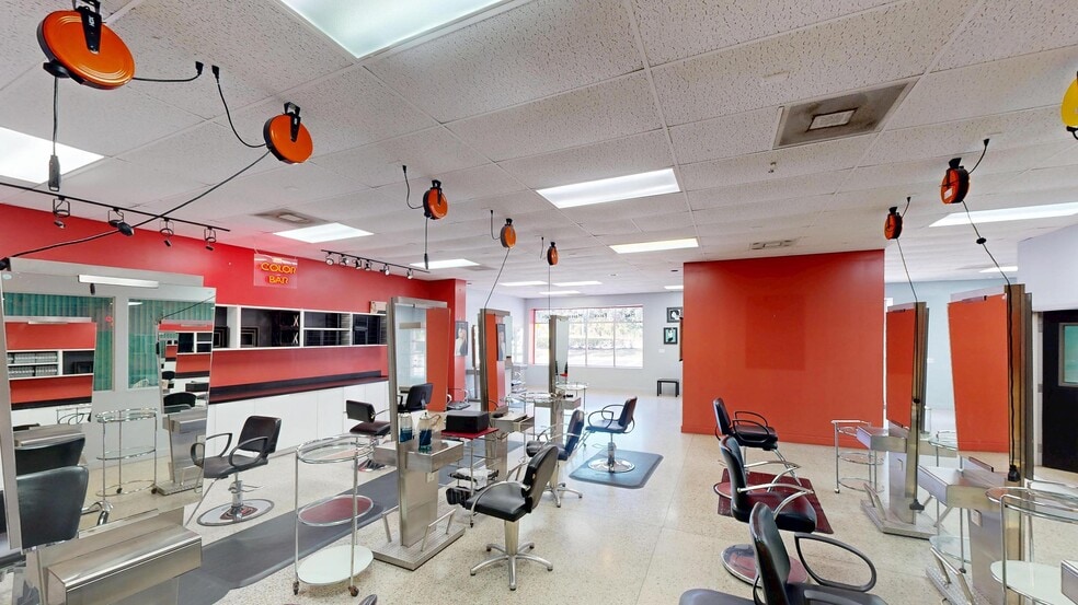 More Photos Of 225 N Ronald Reagan Blvd, Longwood General Retail For Sale