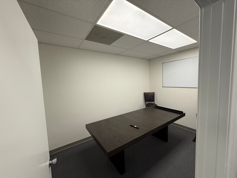 More Photos Of 2332 N Cotner Blvd, Lincoln Apartments For Lease