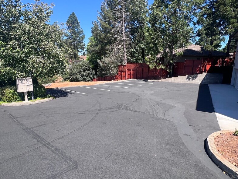 More Photos Of 6127 Clark Rd, Paradise Office For Lease