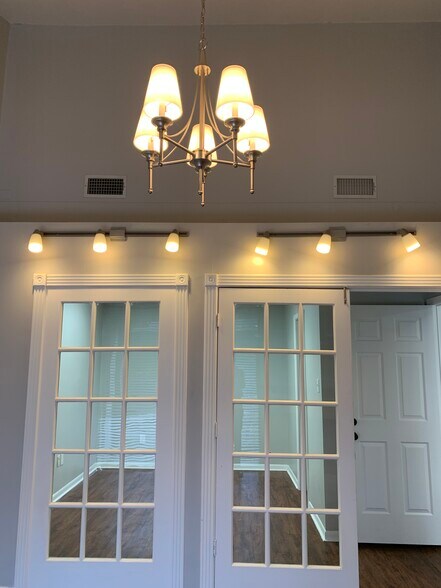 More Photos Of 14339 Torrey Chase Blvd, Houston Office For Sale