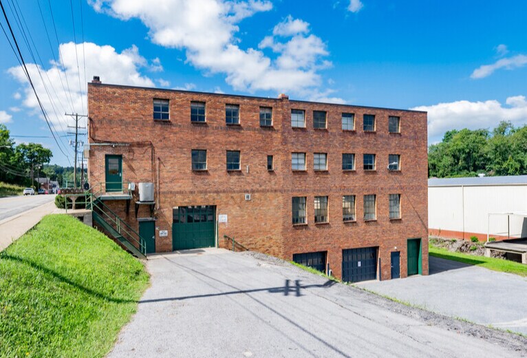 More Photos Of 1114 Speedway Ave, Fairmont Warehouse For Lease