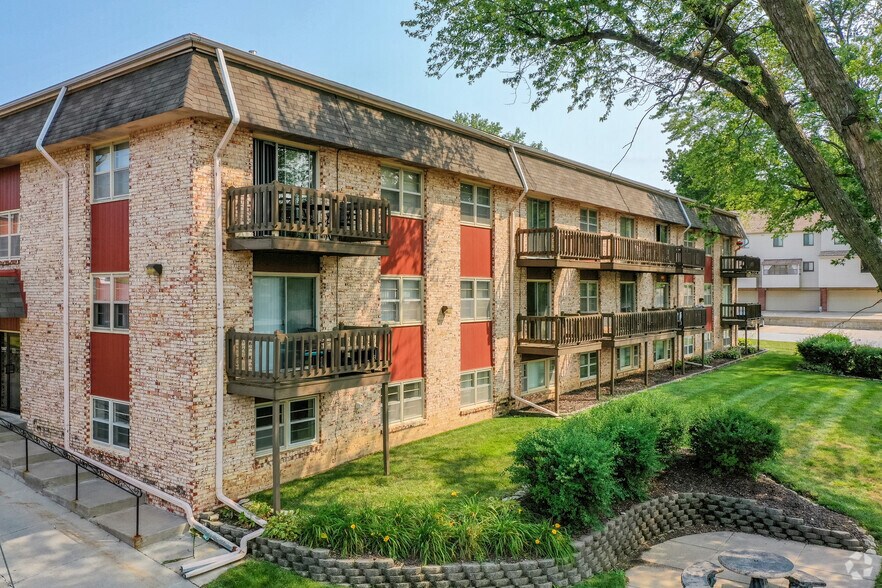 More Photos Of 1367-1369 S 76th Ave, Omaha Apartments For Sale