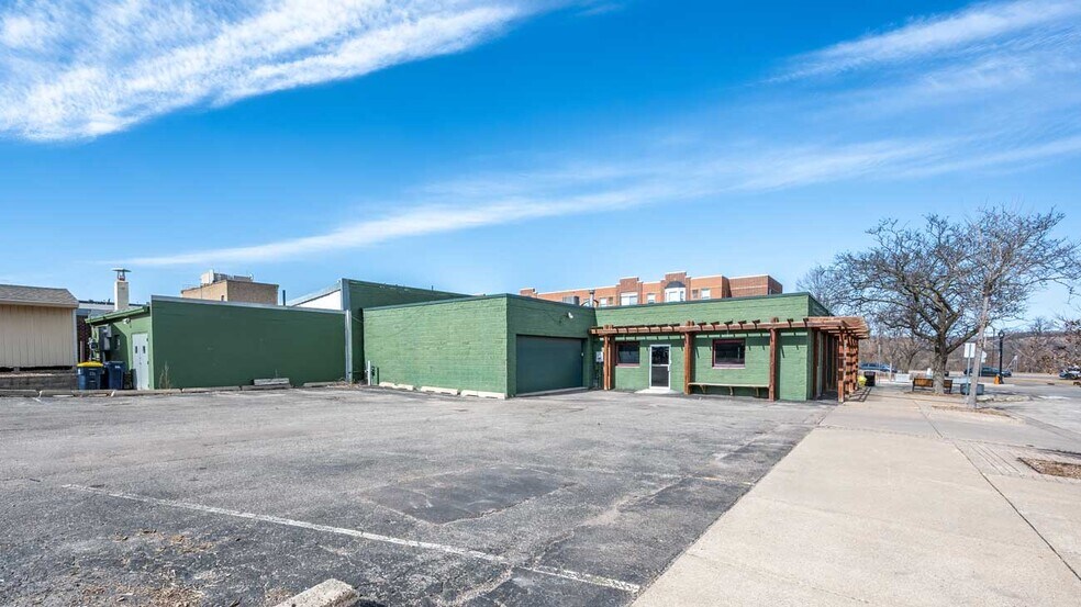 More Photos Of 112 Sommerville St S, Shakopee Freestanding For Sale