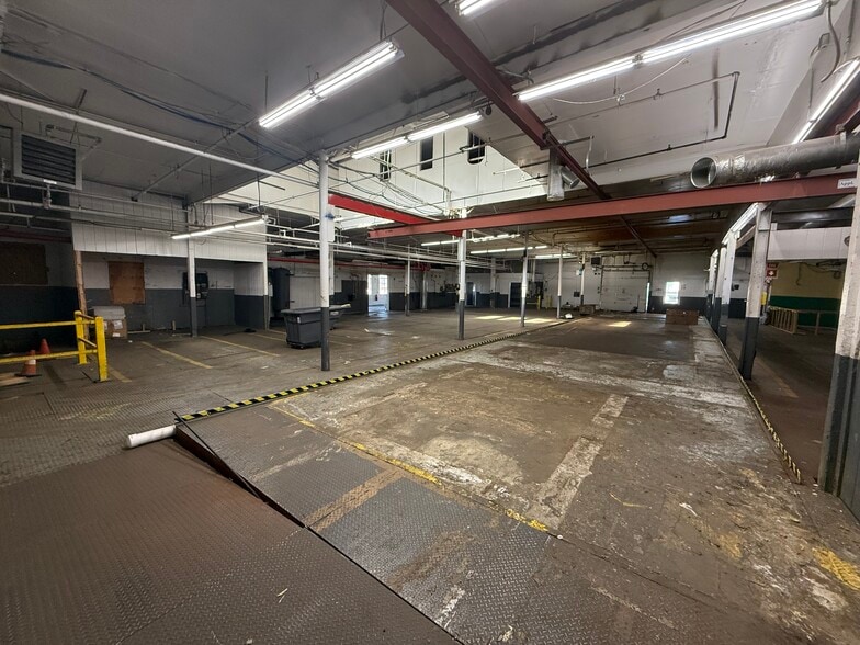 More Photos Of 30 Lenox St, New Haven Warehouse For Sale