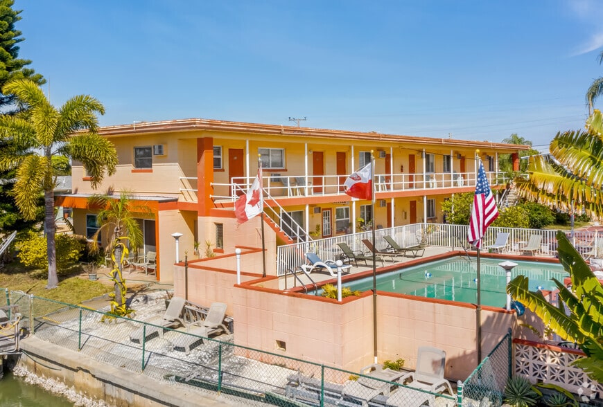 More Photos Of 11240 1st St, Treasure Island Hotel For Sale