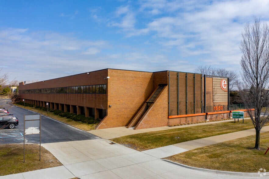 Primary Photo Of 1650 W Big Beaver Rd, Troy Office For Lease