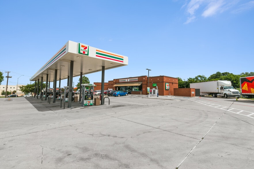 More Photos Of 5420 Altamesa Blvd, Fort Worth Service Station For Sale