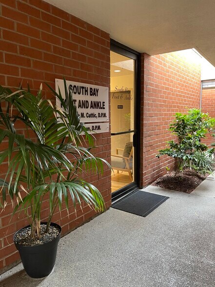 More Photos Of 1970 S Prospect Ave, Redondo Beach Medical For Lease